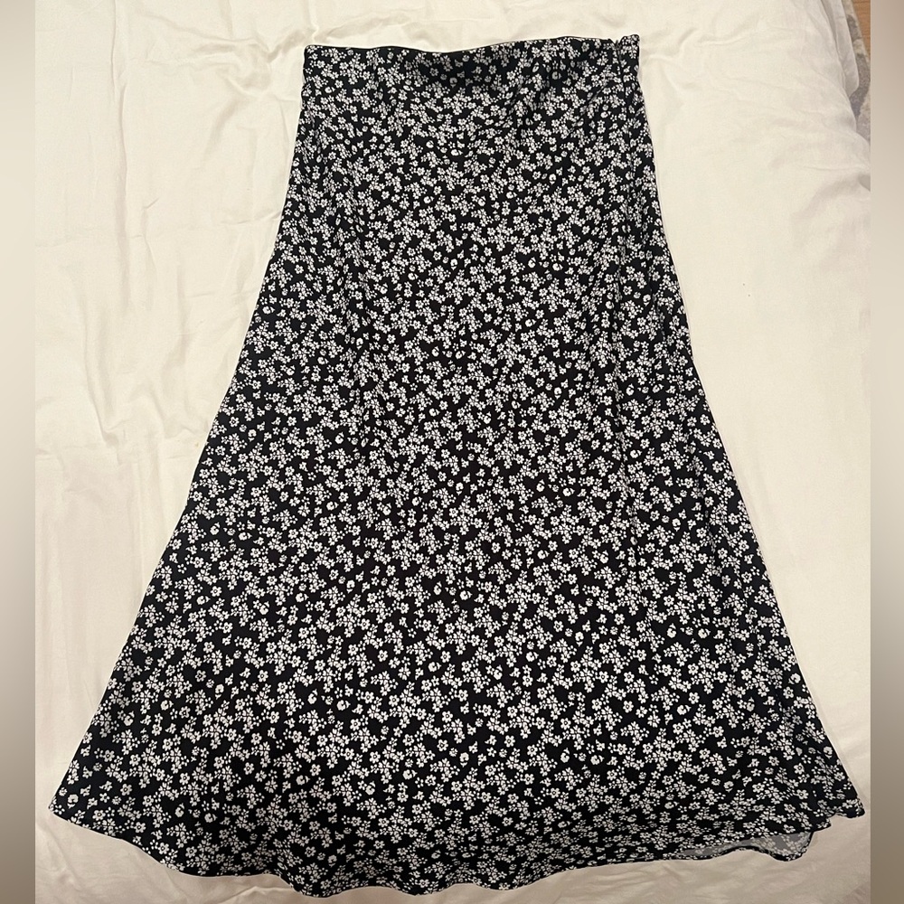 urban outfitters midi skirt with cute flowers